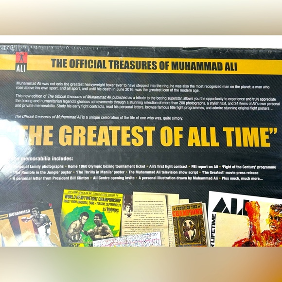 The Official Treasures of Muhammad Ali - Large Collector’s Book 🥊 - Picture 4 of 9